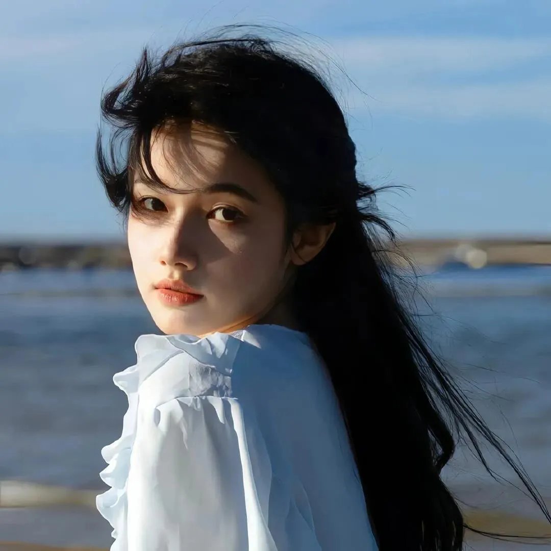 女总裁来视察，你带她工地搬砖